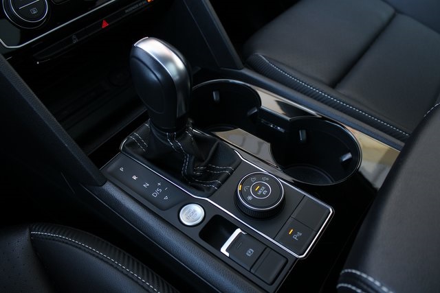 2023 Volkswagen Atlas Cross Sport SEL photo 7