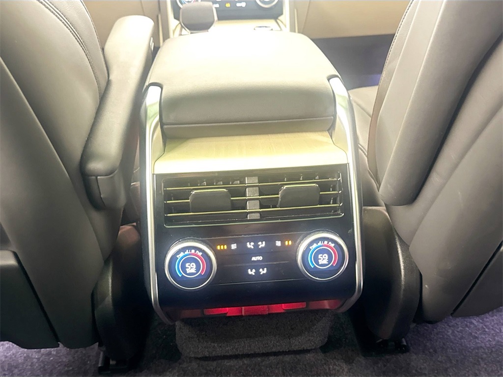 2023 Land Rover Range Rover SE photo 23