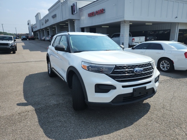 2020 Ford Explorer XLT photo 2