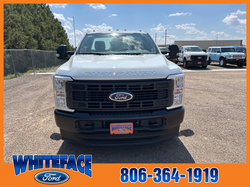 2025 Ford F-350 photo 8