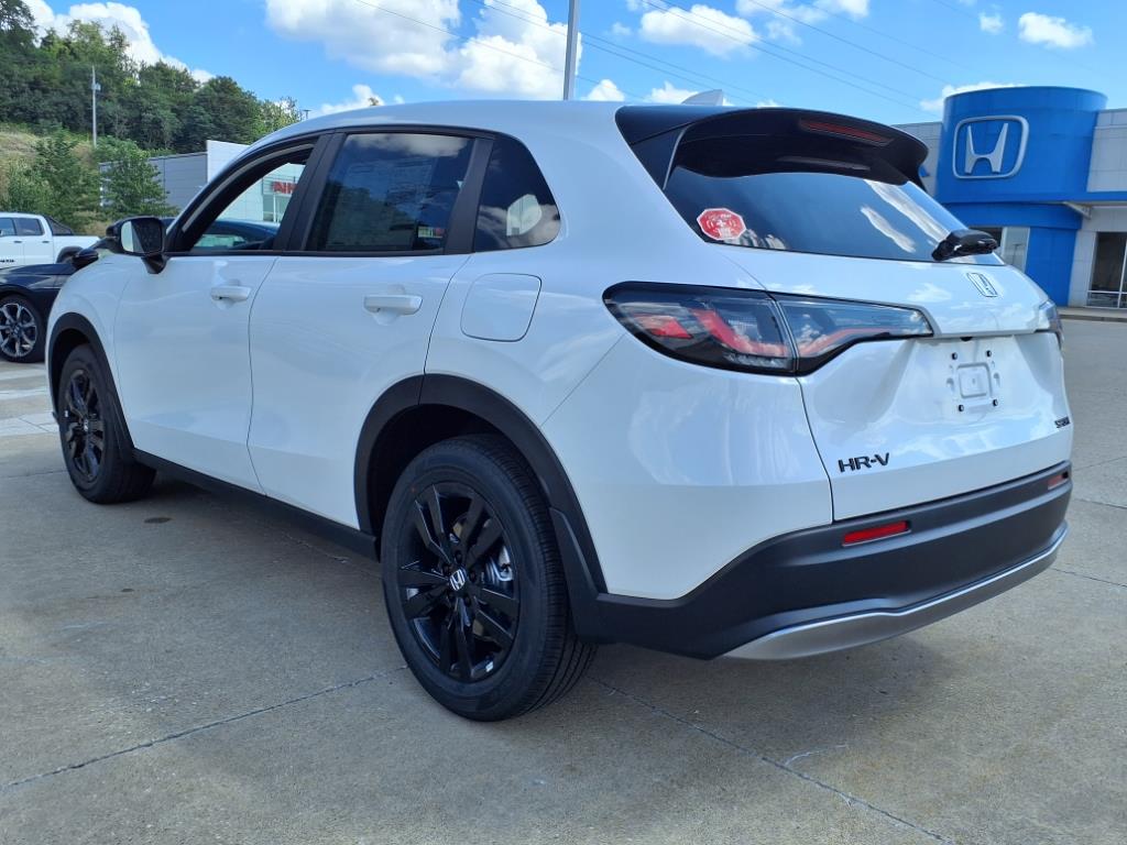 2026 Honda HR-V Sport photo 2