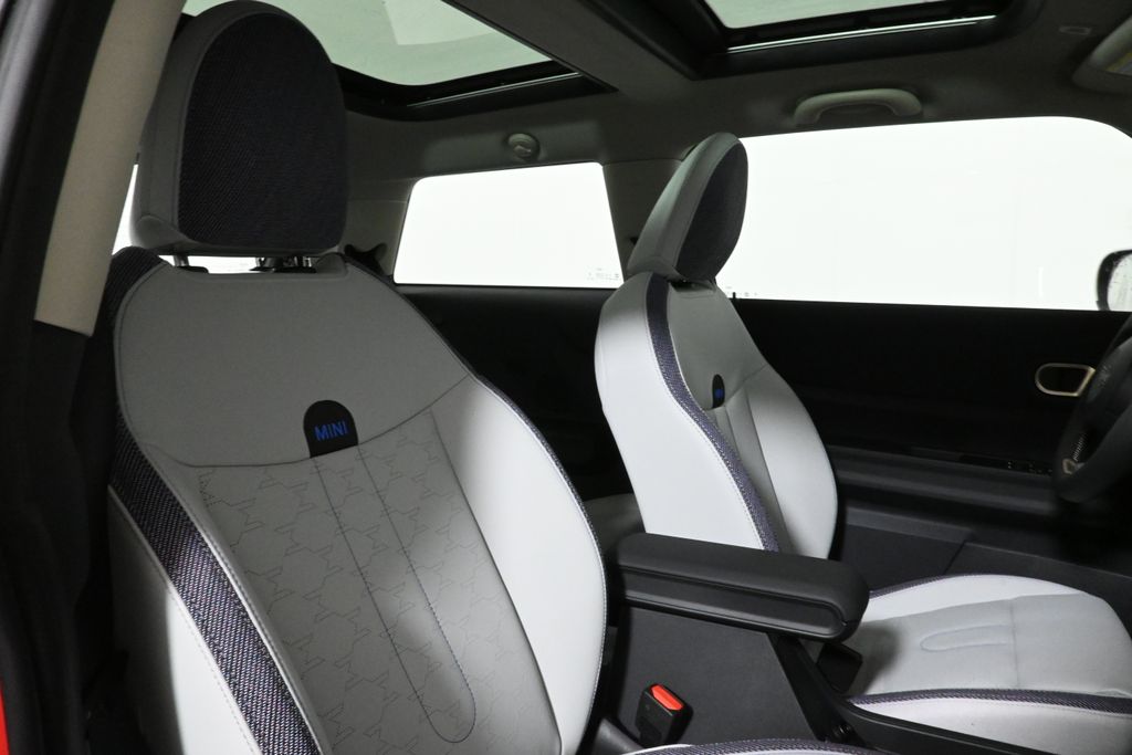 2025 Mini Cooper Hardtop Signature photo 30