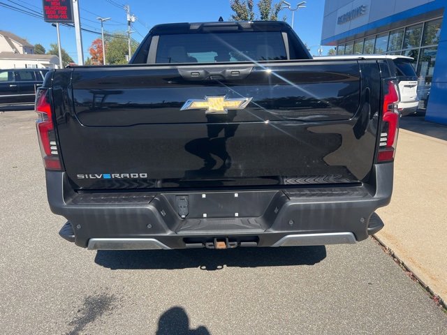 2025 Chevrolet Silverado EV LT photo 4