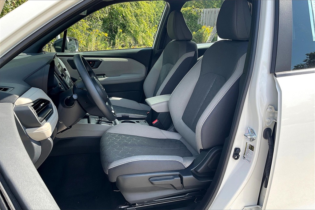 2025 Subaru Forester Base photo 24