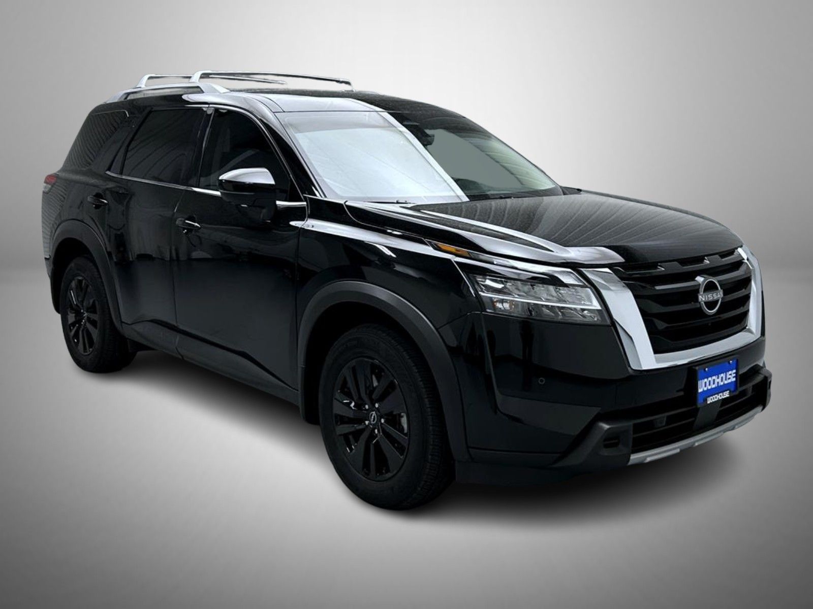 2024 Nissan Pathfinder SL photo 3