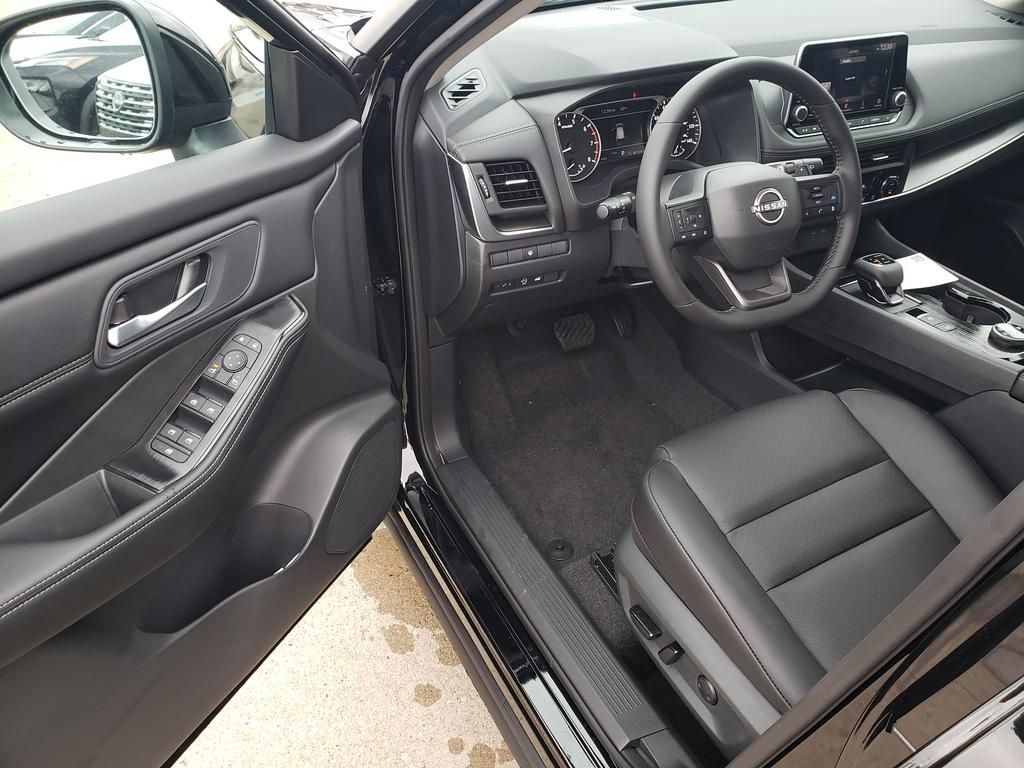 2026 Nissan Rogue SV photo 3