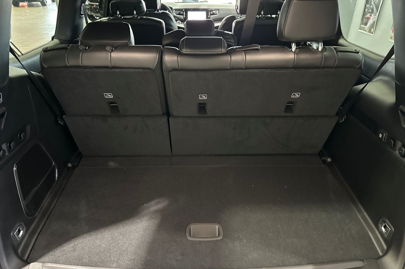 2025 Jeep Wagoneer Base photo 16