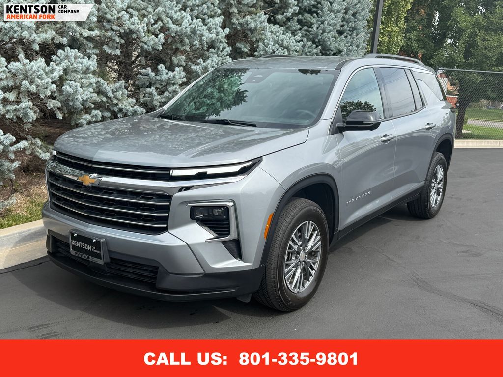 2024 Chevrolet Traverse photo 3
