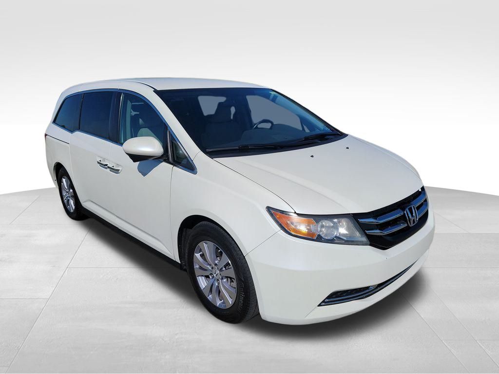 2016 Honda Odyssey SE photo 2