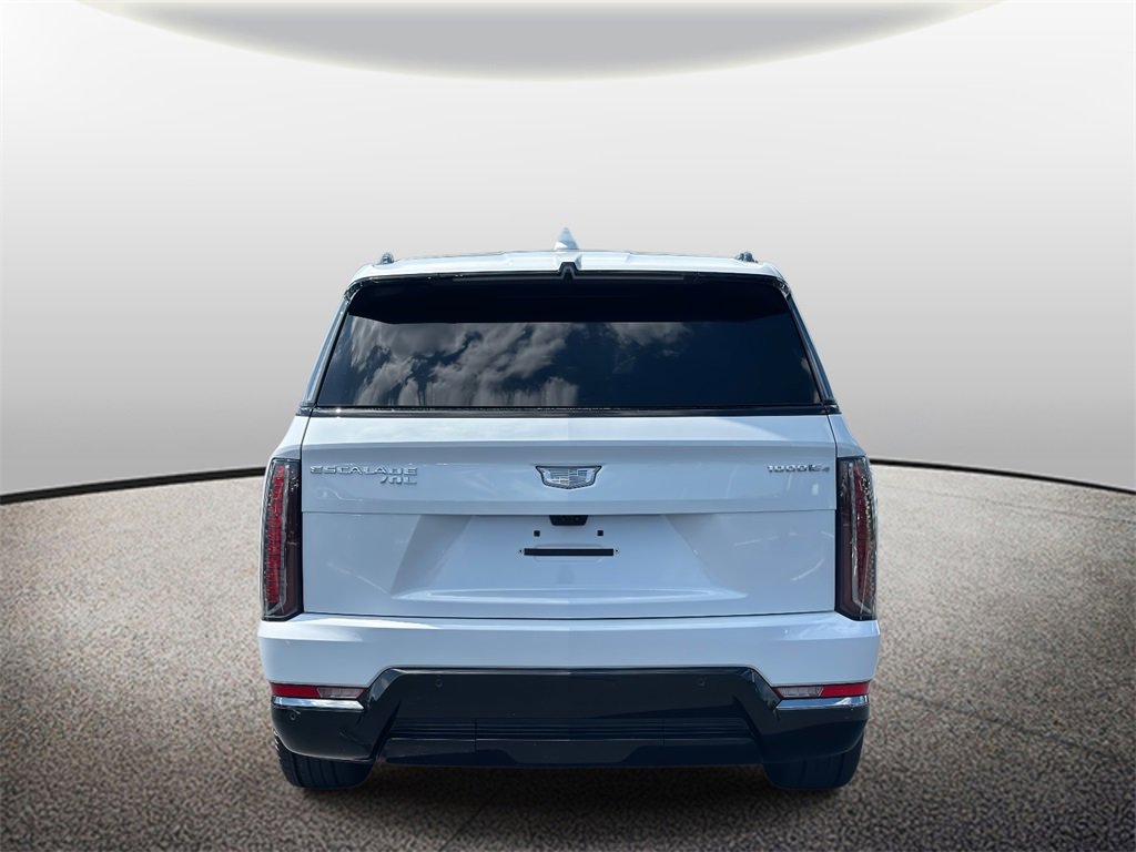 2026 Cadillac Escalade Sport photo 3