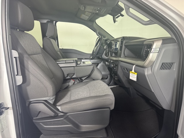 2025 Ford F-350 photo 4