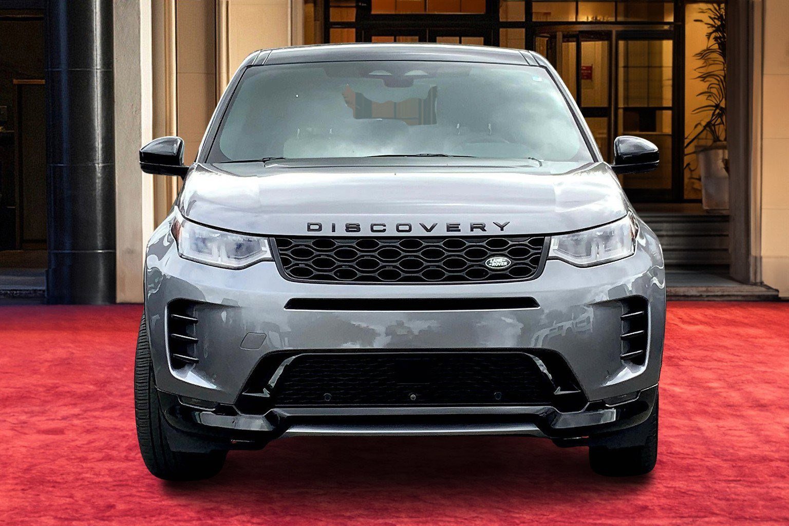 2024 Land Rover Discovery Sport Dynamic SE photo 3
