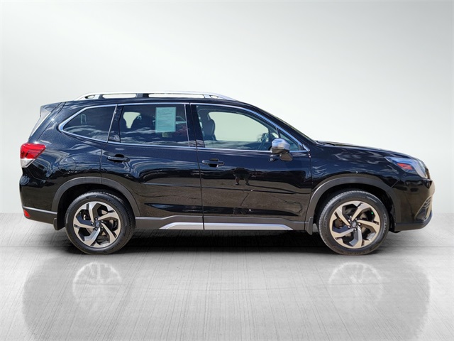 2023 Subaru Forester Touring photo 2