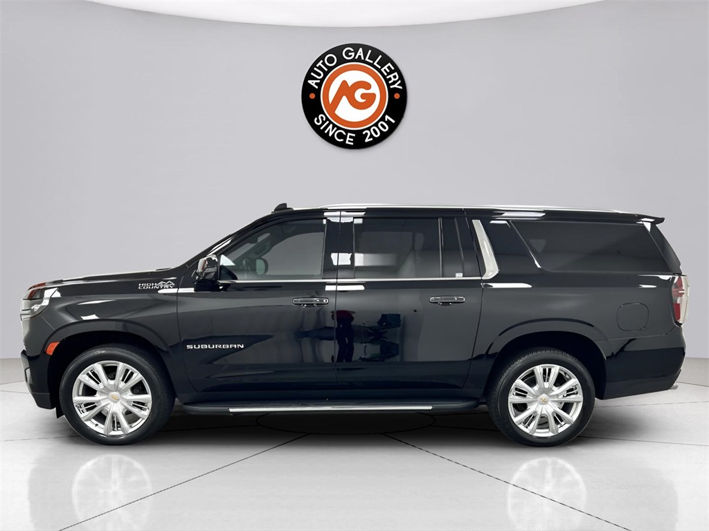 2022 Chevrolet Suburban High Country photo 3