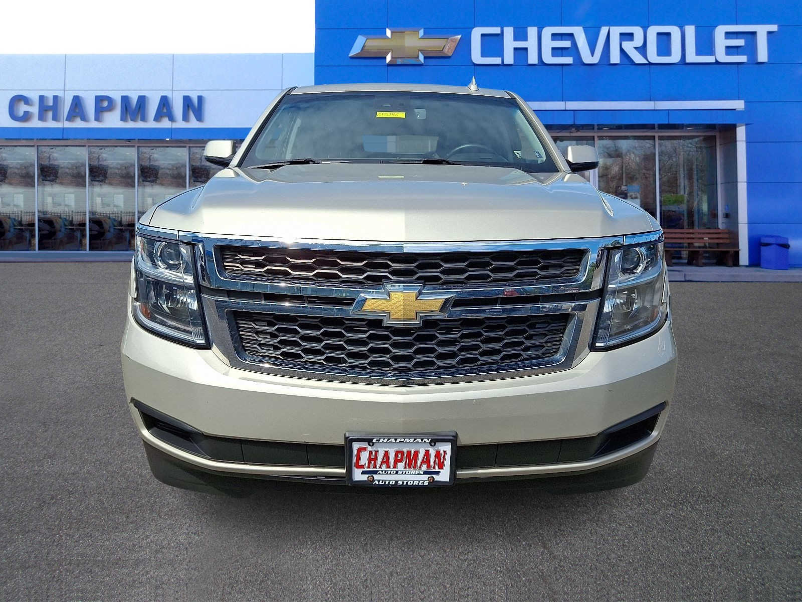 2017 Chevrolet Tahoe LT photo 2