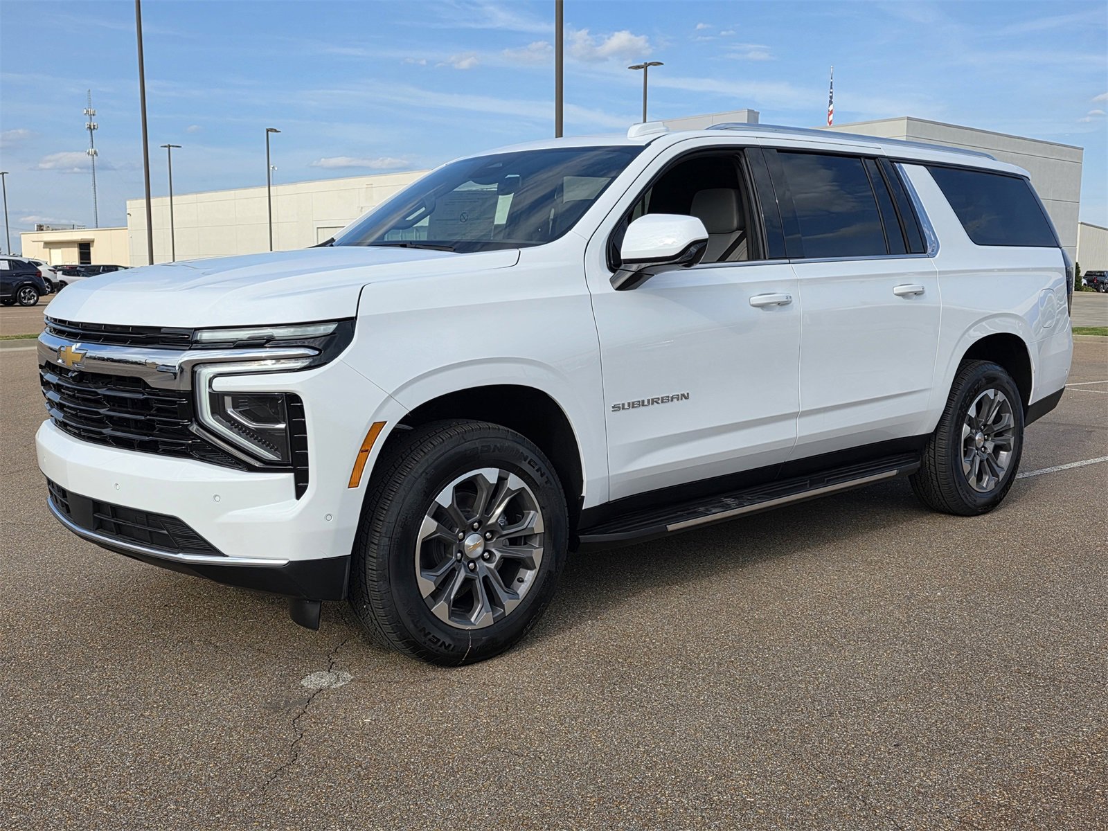 2025 Chevrolet Suburban LS photo 7