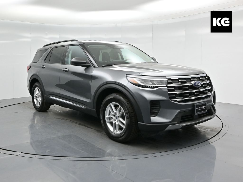 2025 Ford Explorer Active's photo