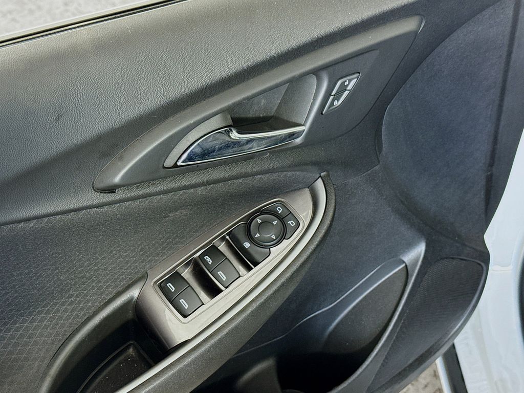 2023 Chevrolet Malibu 1LT photo 18