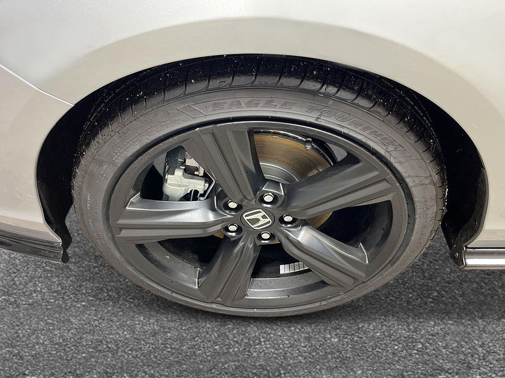 2025 Honda Accord Hybrid Sport-L photo 9