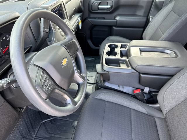 2025 Chevrolet Silverado 2500HD Custom photo 10