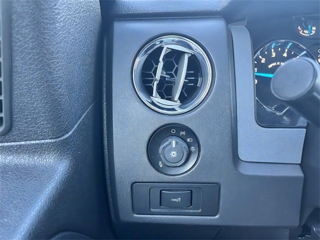2013 Ford F-150 XLT photo 21