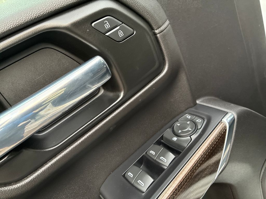 2020 Chevrolet Silverado 1500 RST photo 10