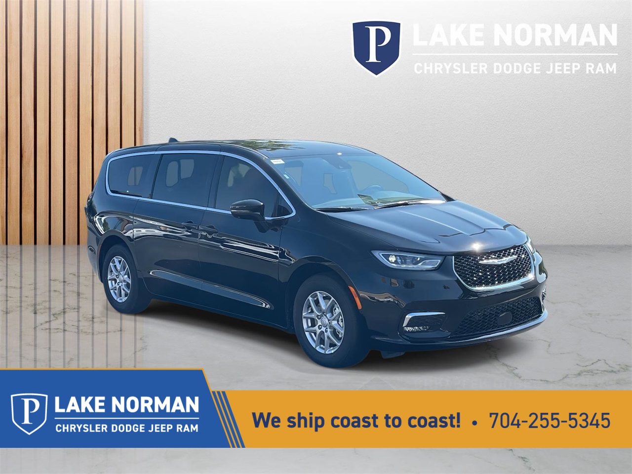 2026 Chrysler Pacifica Select's photo