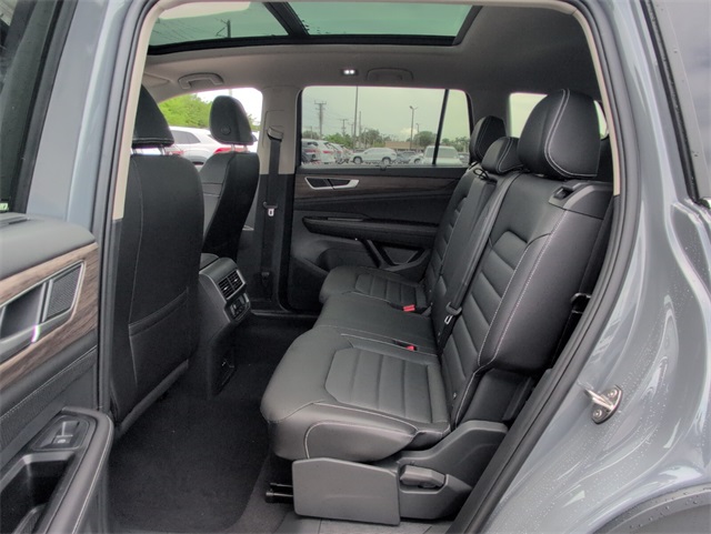 2026 Volkswagen Atlas SEL photo 7