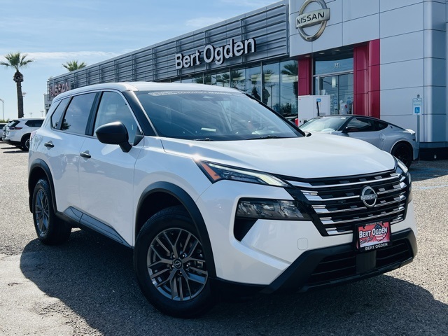 2025 Nissan Rogue S's photo