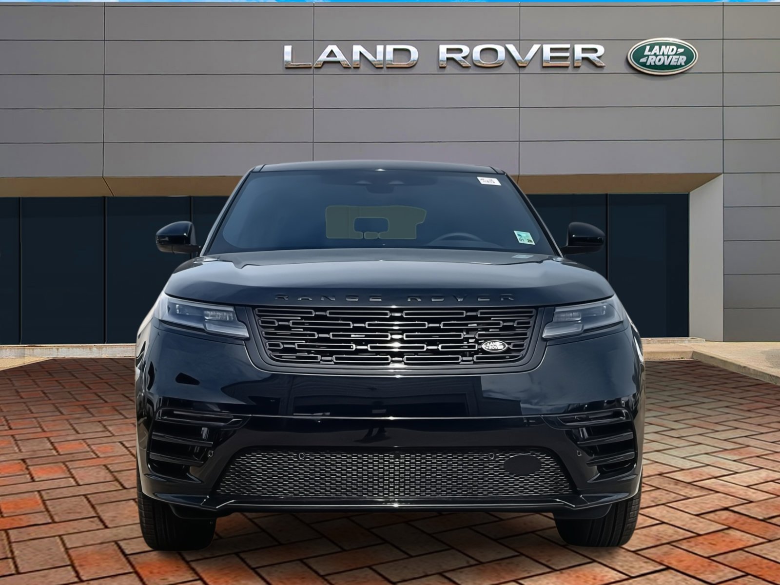 2025 Land Rover Range Rover Velar SE photo 3