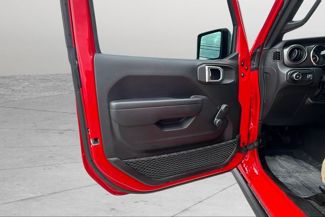 2023 Jeep Wrangler Willys photo 33