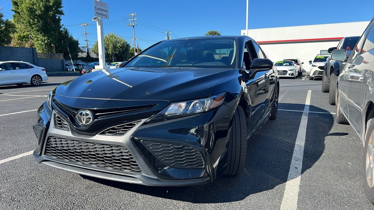 2021 Toyota Camry SE