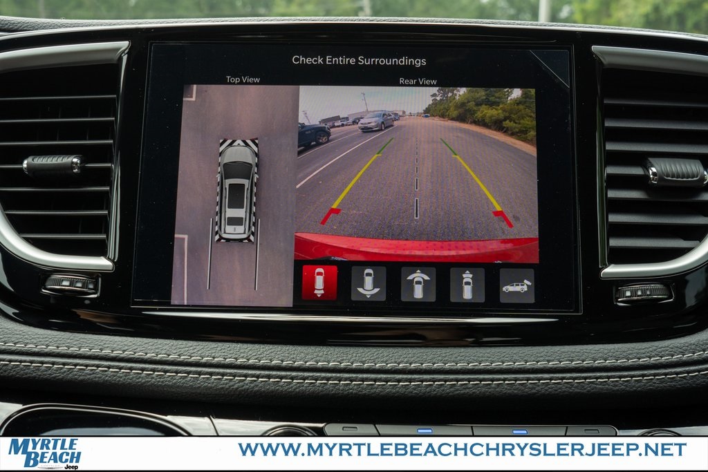 2026 Chrysler Pacifica photo 20