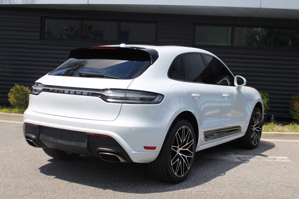 2023 Porsche Macan T photo 6