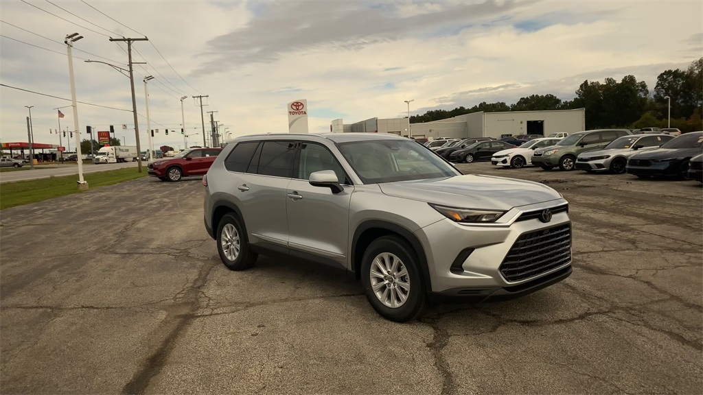 2026 Toyota Grand Highlander XLE AWD photo 2