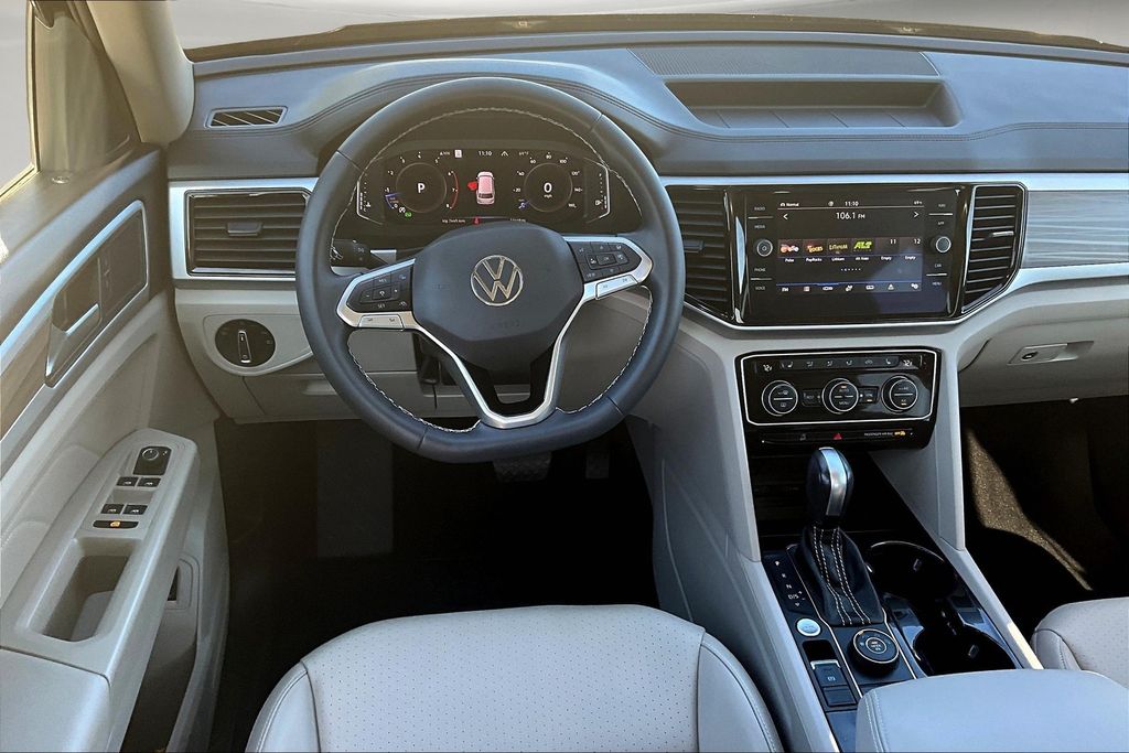 2022 Volkswagen Atlas V6 SEL photo 5