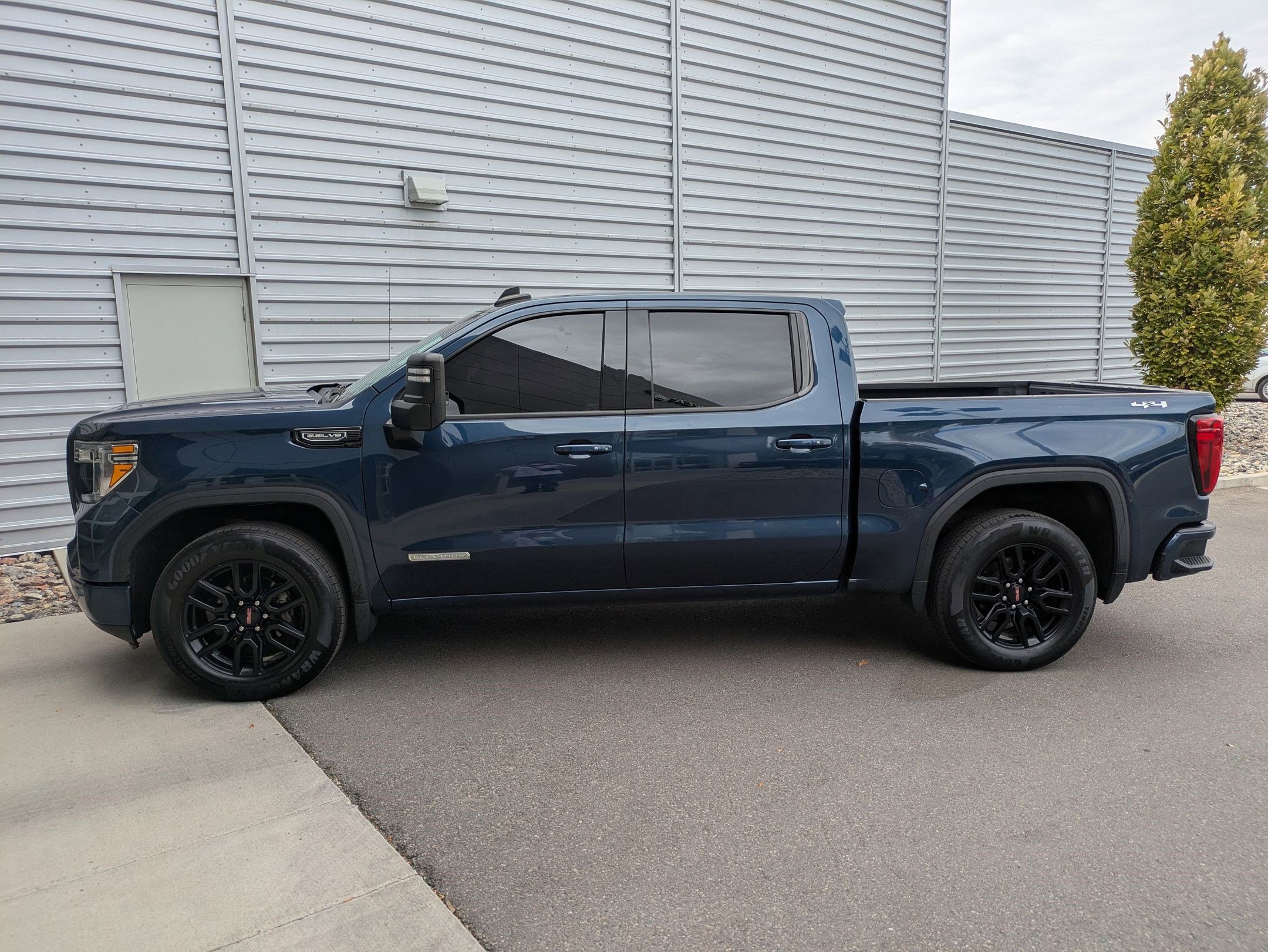 2020 Gmc Sierra 1500 Elevation photo 2