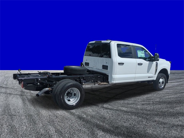 2026 Ford F-350 photo 3