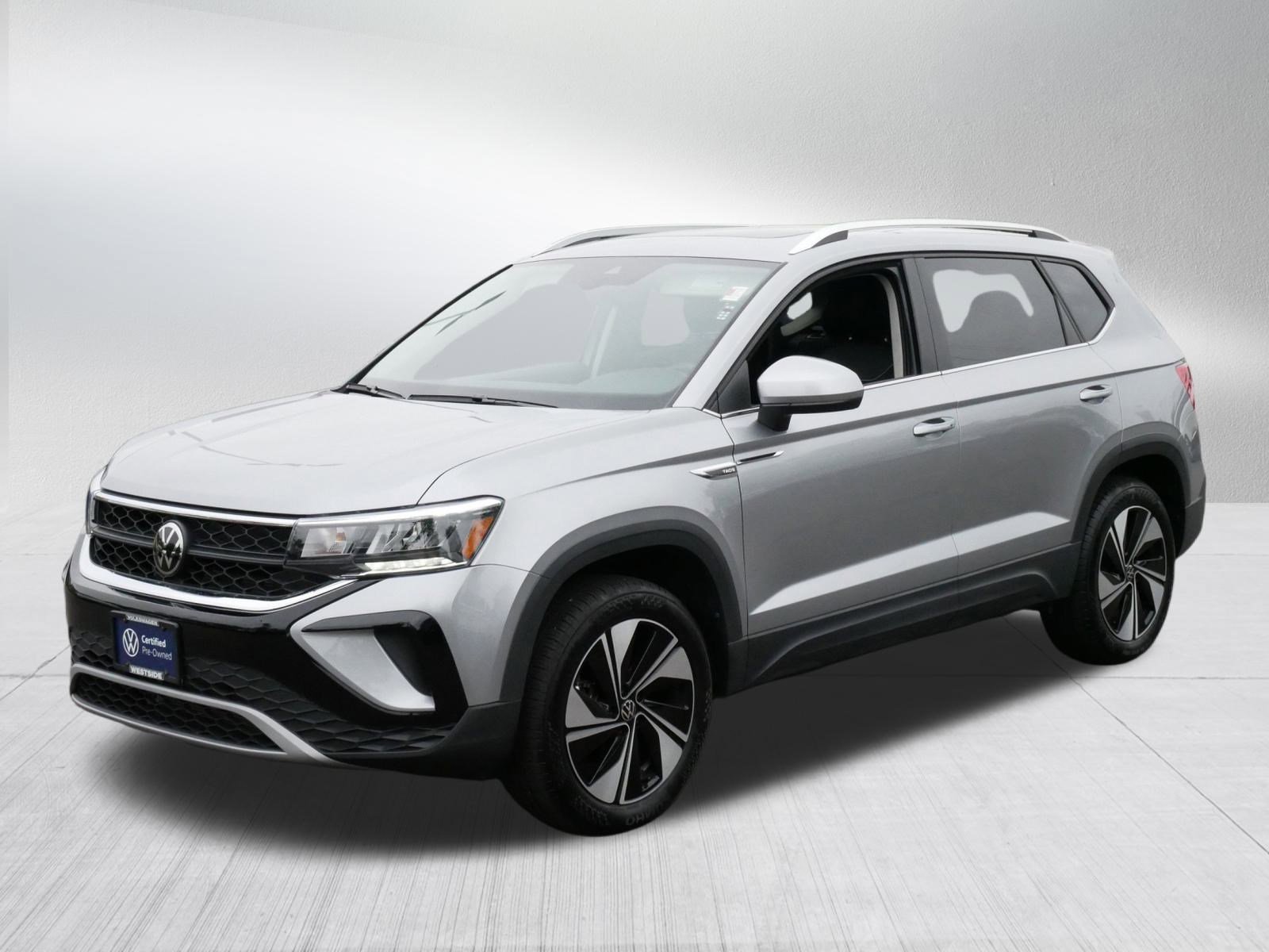 2024 Volkswagen Taos SE photo 3