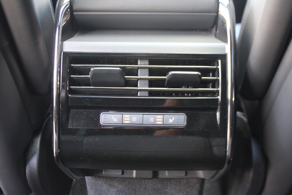 2024 Land Rover Range Rover Sport SE photo 32