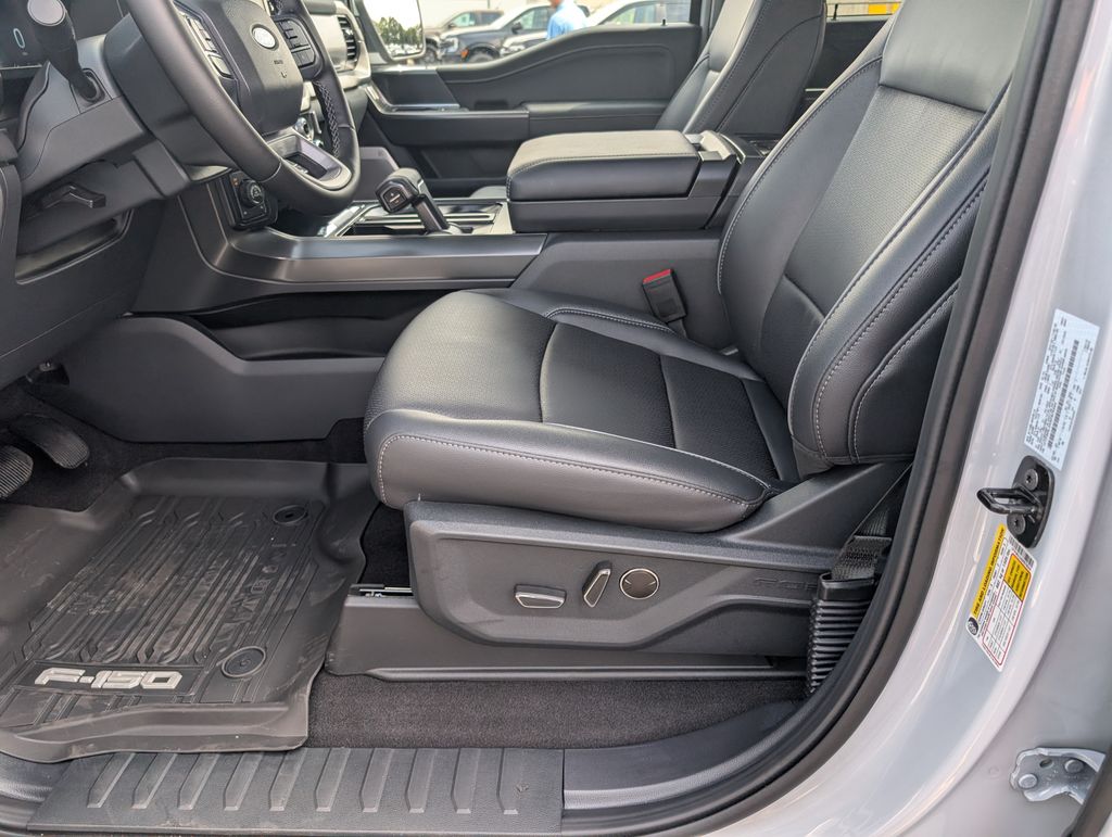 2025 Ford F-150 Lariat photo 7