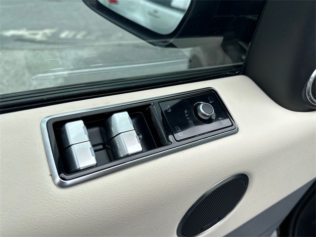 2020 Land Rover Range Rover Sport HSE photo 16