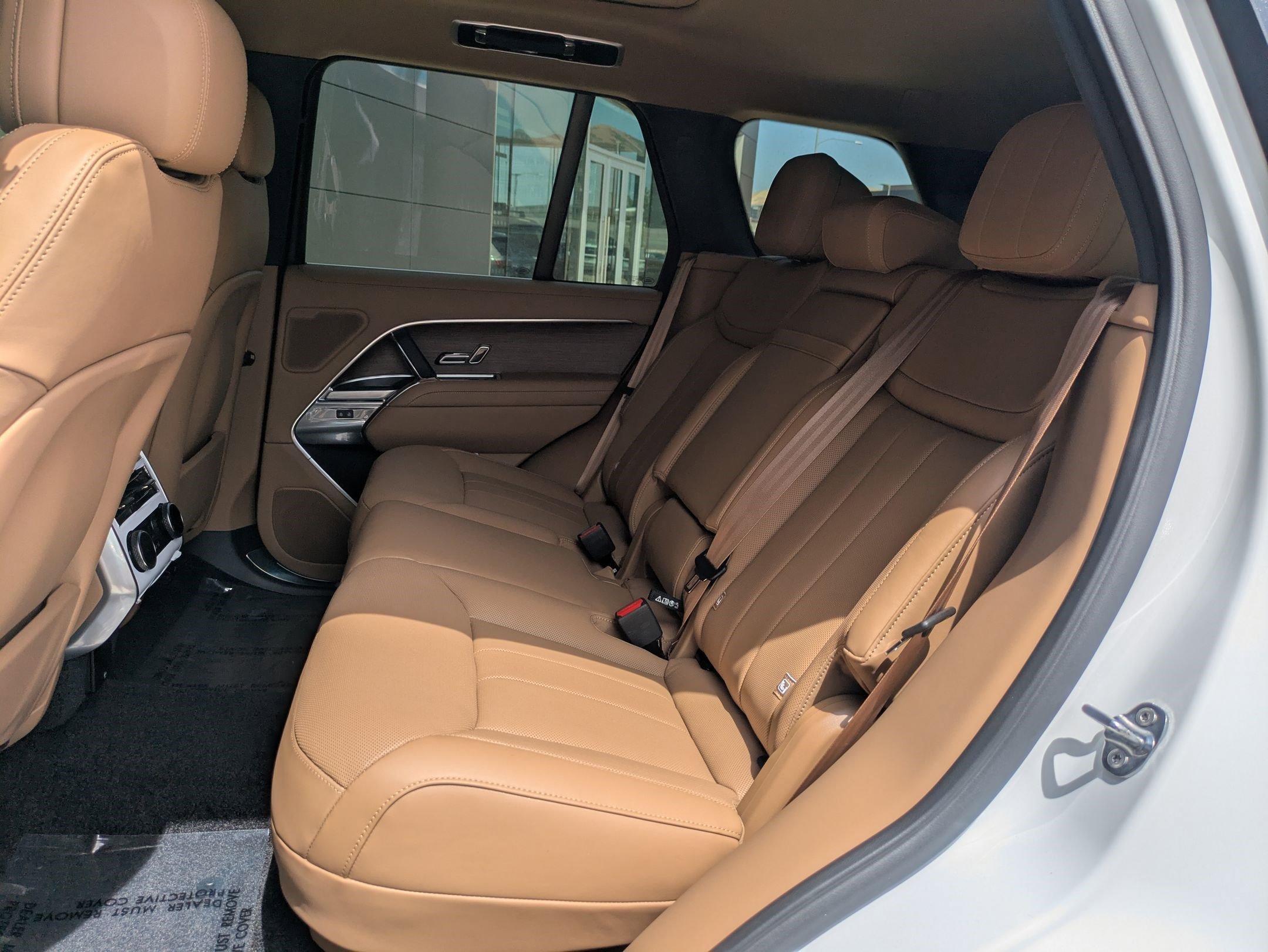2025 Land Rover Range Rover SE photo 13