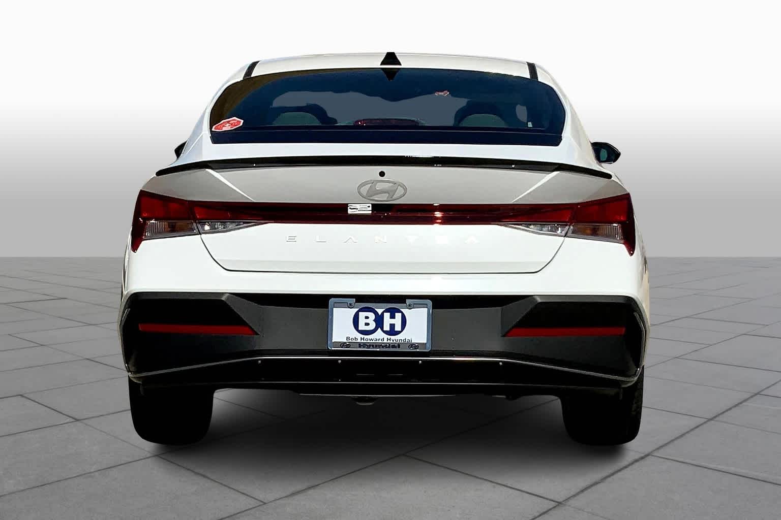 2025 Hyundai Elantra SEL Sport photo 4