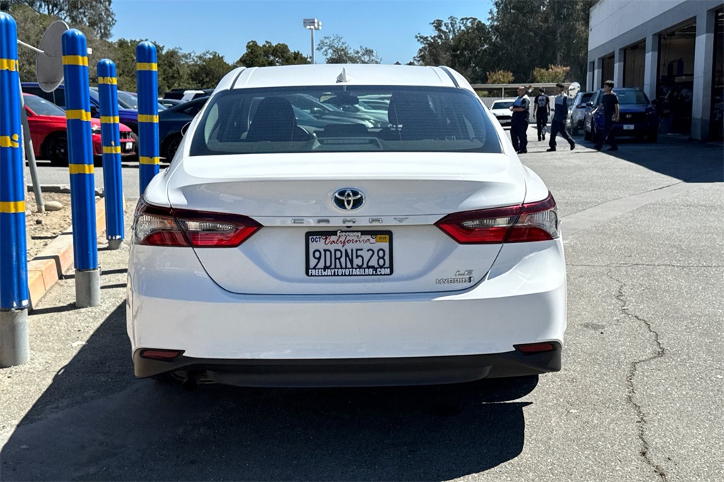 2023 Toyota Camry Hybrid LE photo 3