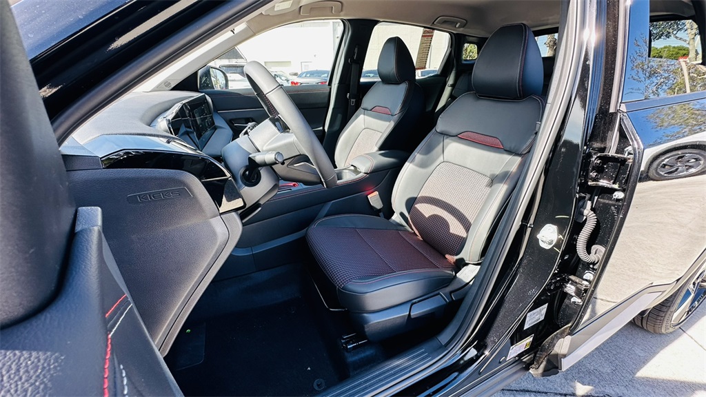 2026 Nissan Kicks SR photo 24
