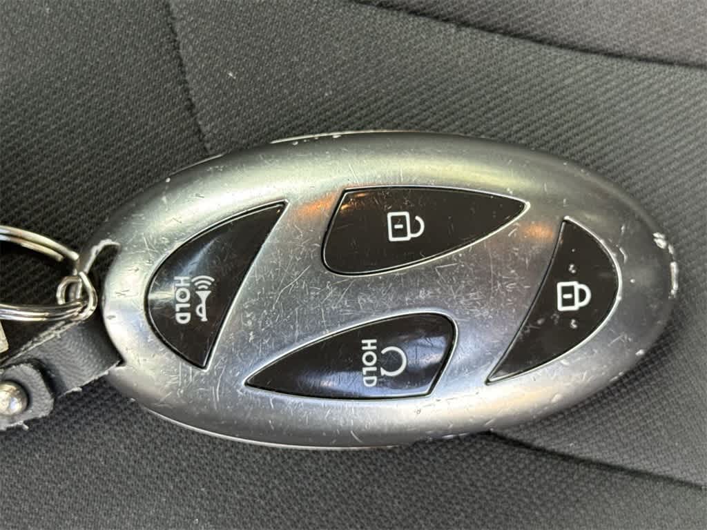 2024 Hyundai Elantra SEL photo 24