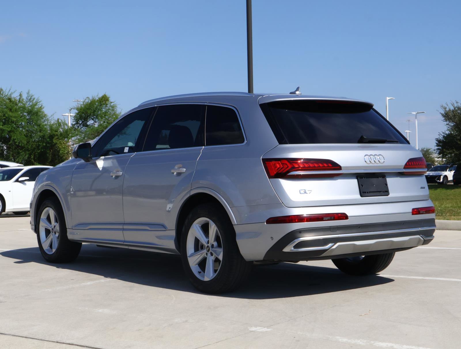 2021 Audi Q7 Premium photo 3