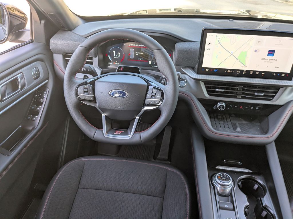 2025 Ford Explorer ST photo 19