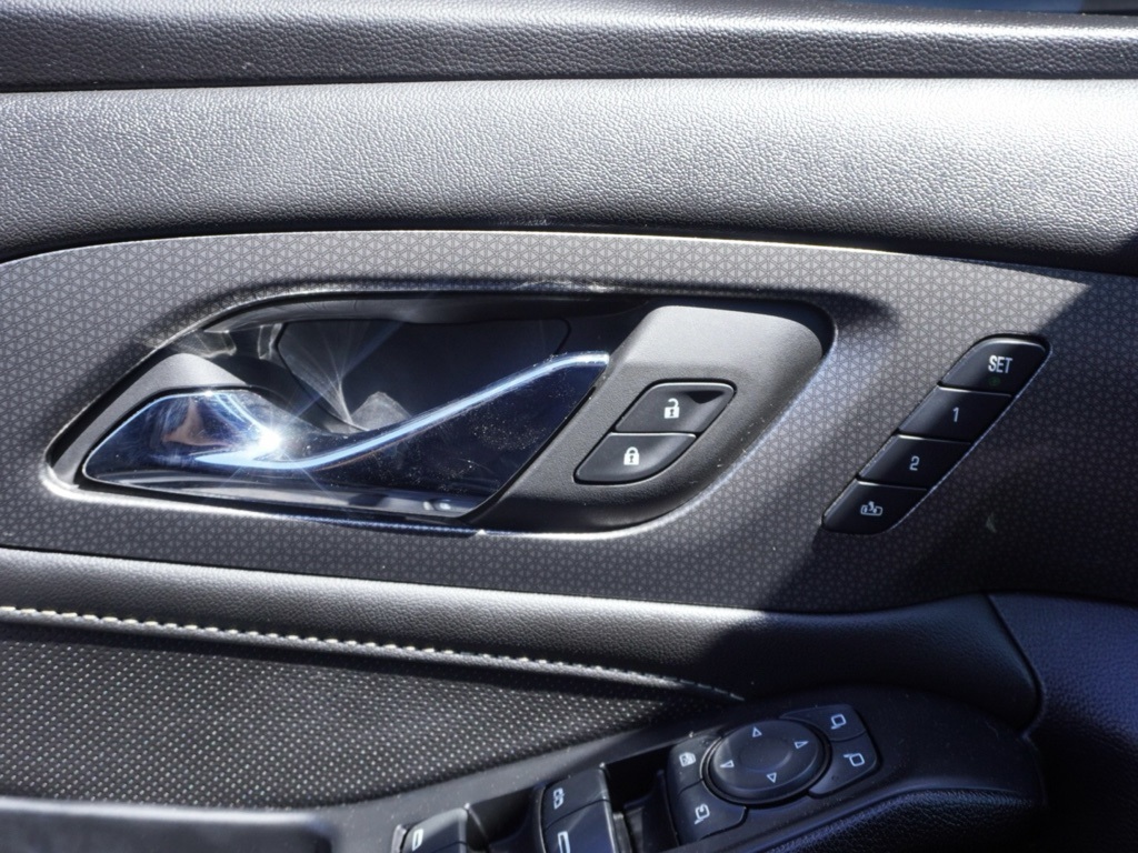 2023 Chevrolet Traverse Premier photo 10